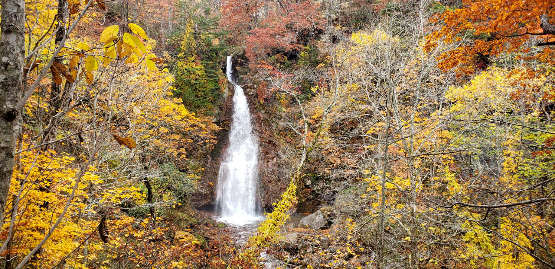Nantaki Falls is Unbelievably Beautiful in Autumn
