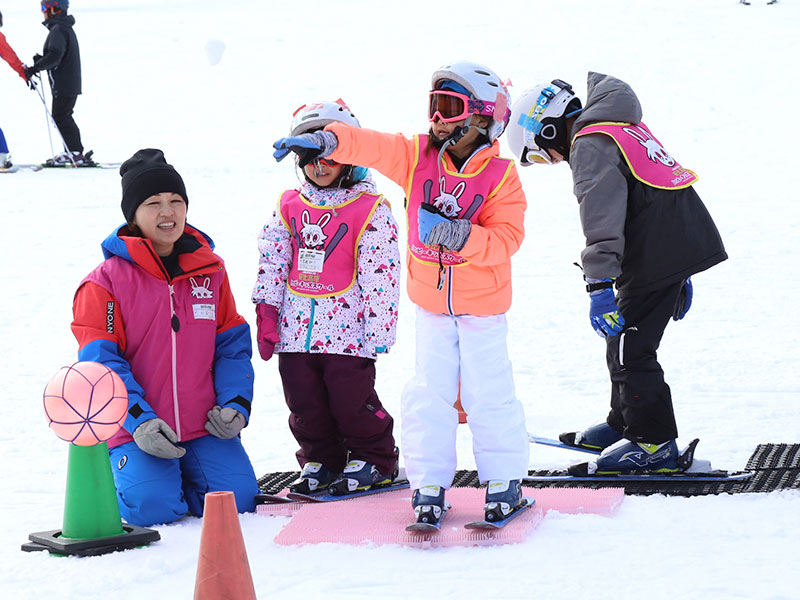 Special Children's Ski Lesson in APPI SKI Resort