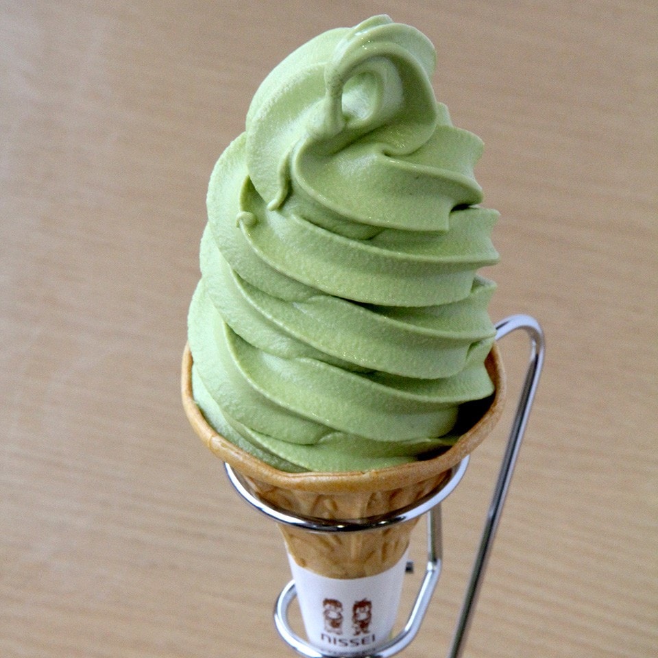 Spinach-flavored Soft Ice Cream : ¥350